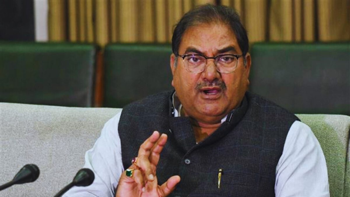 Abhay Chautala On Haryana BJP. सैनी सरकार पर बरसे अभय चौटाला. कहा – ‘ये निकम्मे लोगों की सरकार है’. हुड्डा को बताया भाजपा हितैशी.