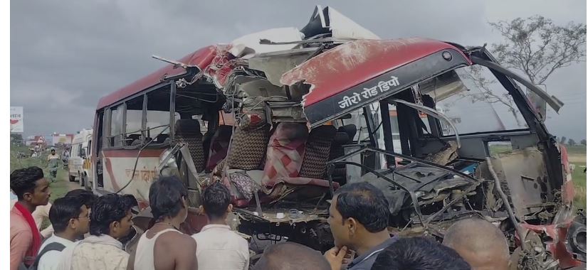 Prayagraj Road Accident: रोडवेज बस-ट्रक भिड़ंत में दर्जनों घायल