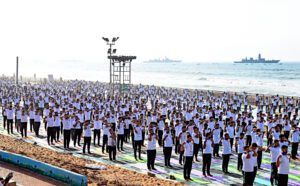 International Yoga Day: PM Modi के संदेश ने दुनिया को चेताया