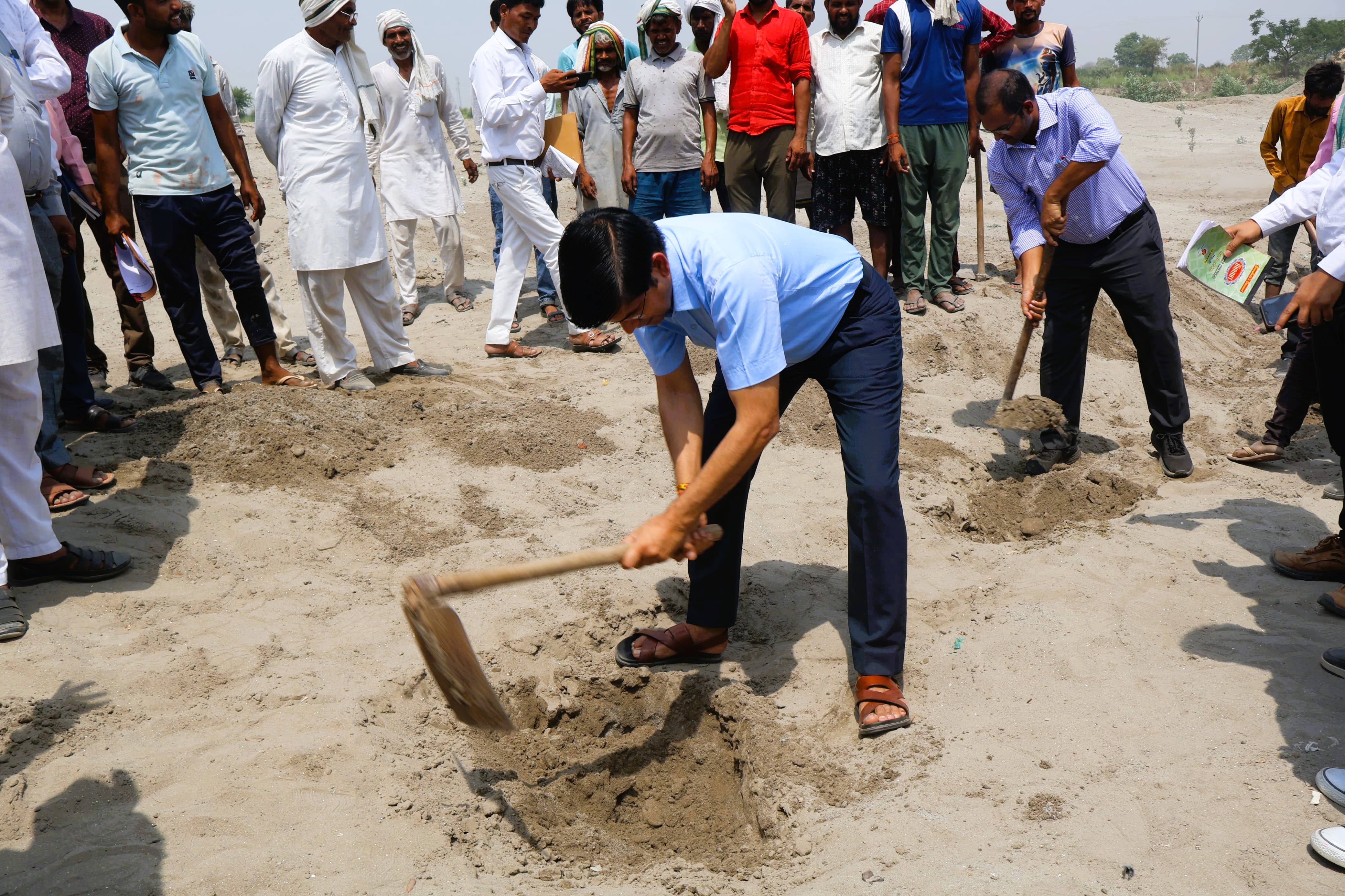 Sambhal News : संभल का होगा कायाकल्प, DM ने संभाला मोर्चा, 5 नदियों की बदलेगी सूरत !