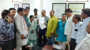 Firozabad News: पार्षद एकता मंच ने टेंडर प्रक्रिया पर उठाए सवाल, नगर निगम में गदर कट गया!