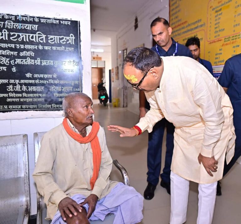 HealthCenter-गोवर्धन में डिप्टी सीएम ने का औचक निरीक्षण