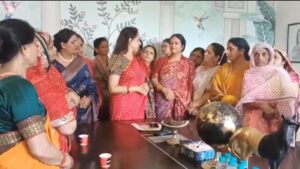 Vrindavan Corridor Protest: सांसद को घेरा, गोस्वामी महिलाएं बोलीं – हमे ‘कॉरिडोर’ नहीं, श्रद्धा चाहिए!