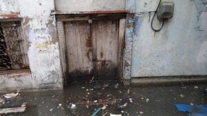 Firozabad rain में वार्ड नंबर 47 बना तालाब