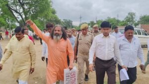 Sambhal temple land dispute: डीएम की सख्ती से मेला भूमि बची