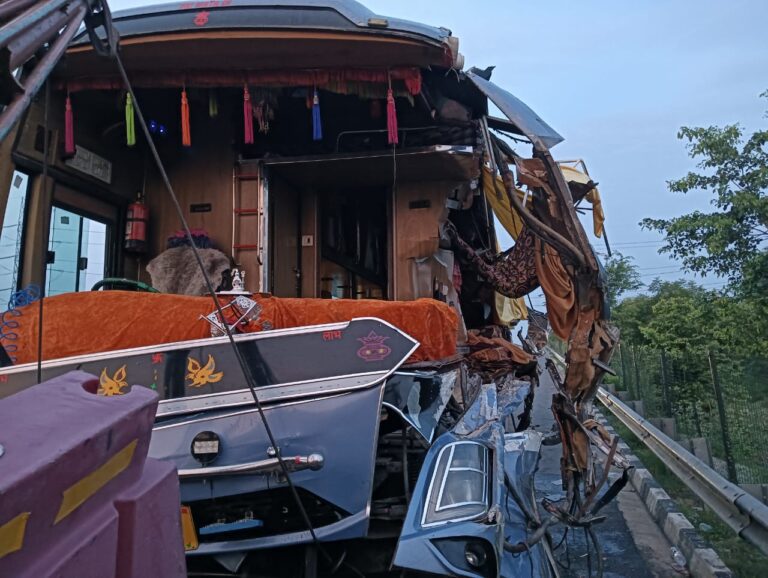 Agra Lucknow Expressway Accident