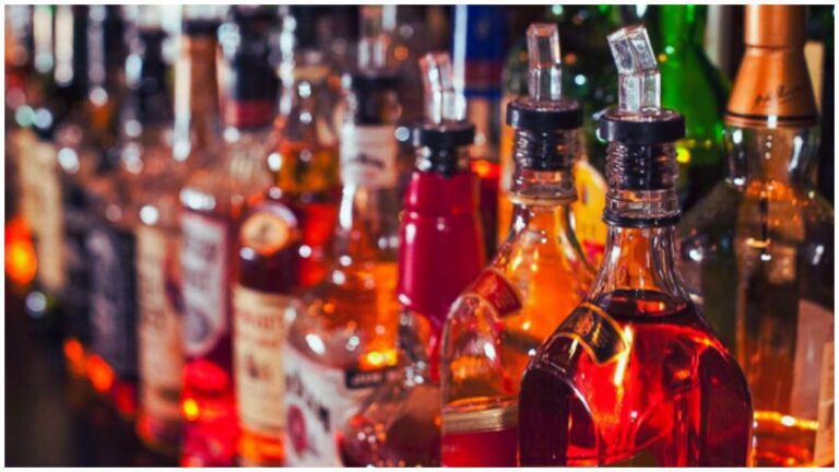 Delhi में फिर से फ्री में मिलेगी शराब? आ रही है नई Excise Policy !