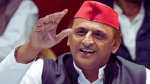 Akhilesh in Kannauj: सोने की मूर्ति और सियासत की चाल