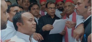 Ikra Hasan controversy -सपा ने कमिश्नर को सौंपा ज्ञापन