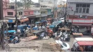 E Rickshaw Vrindavan Traffic Jam