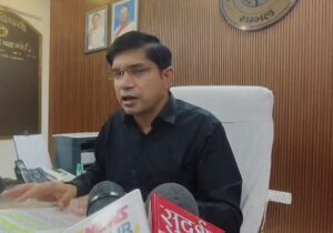 Private School Mafia की खुलेआम लूट