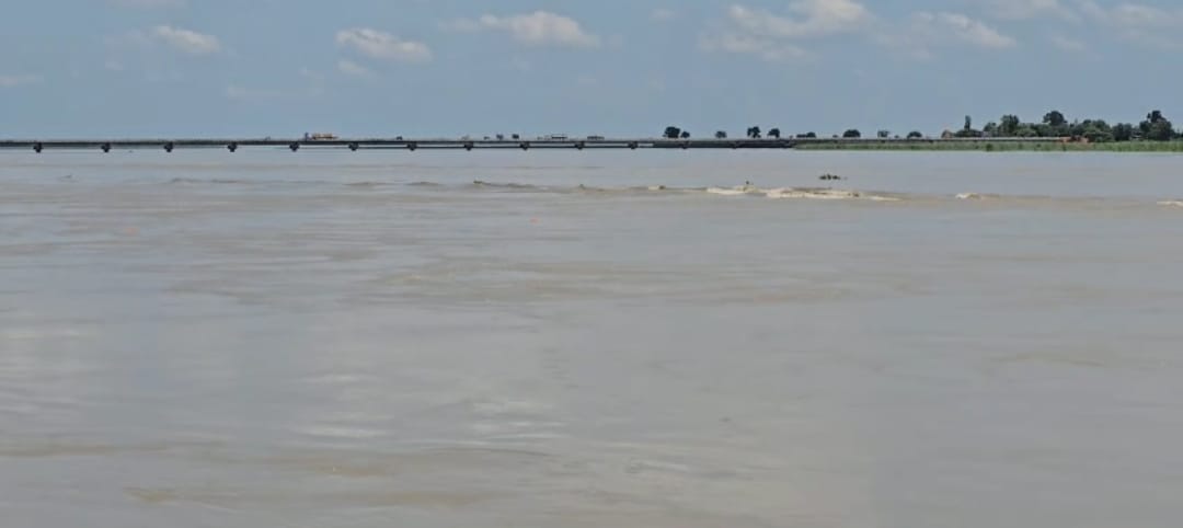 Bulandshahr News: गंगा नदी का जलस्तर बढ़ा, बचावकर्मी तैनात, गोताखोर तैयार !