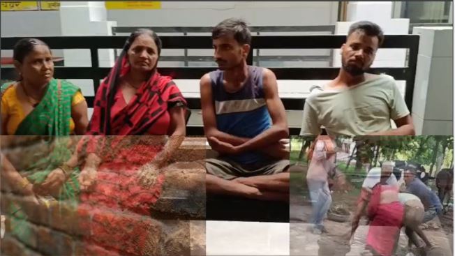 Wall Dispute : बलरामपुर में Drain निकासी को लेकर दीवार विवाद