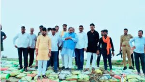 Ballia Ganga erosion Minister takes charge of the danger of Ganga on Ballia Expressway