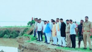 Ballia Ganga erosion Minister takes charge of the danger of Ganga on Ballia Expressway