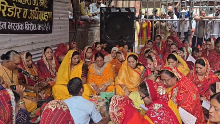 Banke Bihari Corridor : Crisis on Kunj lanes in Vrindavan sharp sarcasm of Brijvasis with Sunderkand!"