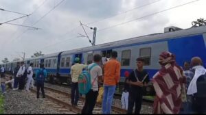 Train Accident: जखनियां-गाजीपुर में बचे कई परिवार