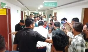 UP Minister Gulabo Devi Accident: हापुड़ Toll Plaza पर VIP काफिला हादसा