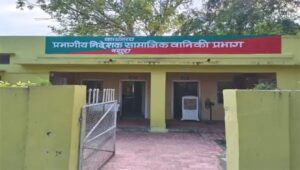 Mathura News: रंगे हाथ धर लिए गए बड़े साहब, अब खुलेगी पोल !