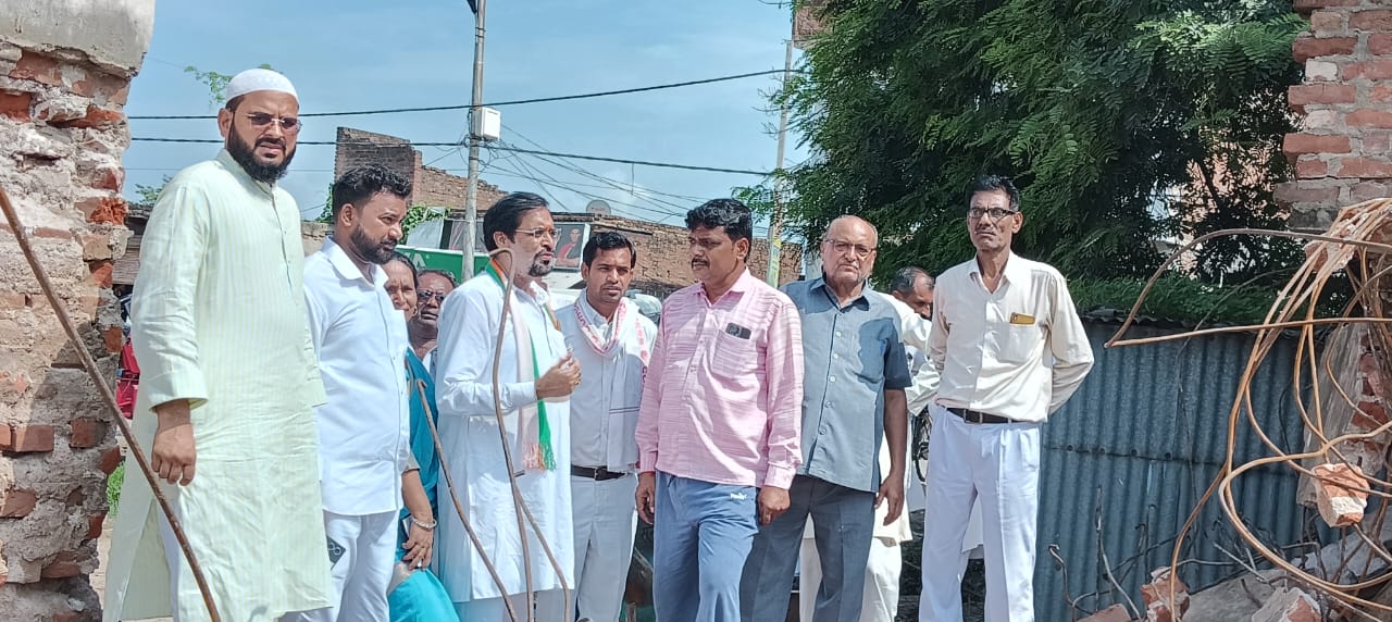 Bulldozer Politics: बांदा में Congress का सियासी मरहम