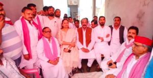 Sambhal News: पीड़ितों से मिले Aditya Yadav और सपा नेता, कांवड़ यात्रा पर दिया स्पष्ट संदेश