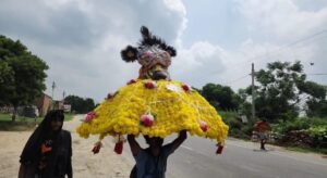 Baghpat News: हेलमेट में प्रकट हुए खाटूश्याम, फिर भक्त ने उठाई अद्भुत कांवड़ !