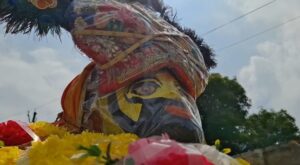 Baghpat News: हेलमेट में प्रकट हुए खाटूश्याम, फिर भक्त ने उठाई अद्भुत कांवड़ !