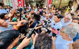 Deepender Hooda Met People.