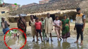 Banda News: 6 महीने पुरानी सड़क बनी दल-दल, खुल गई सबकी पोल !