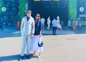 Neeraj Chopra With Himani. पत्नी हिमानी संग नीरज की तस्वीर से Social Media पर सनसनी. Wimbledon Court के बाहर पहली बार शेयर की हिमानी मोर संग Photo