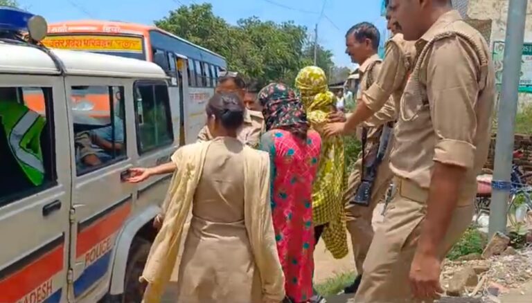 Sambhal News: होटल में पकड़े गए प्रेमी युगल, शहर में मचा हड़कंप, प्रेमी युगल के लिए क्या है कानून, जानिए पूरा सच !