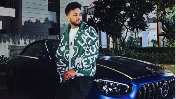 Firing On Elvish Yadav House.