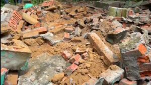 Sambhal News: संभल में गरजा बुलडोज़र, कब्रिस्तान पर कार्रवाई