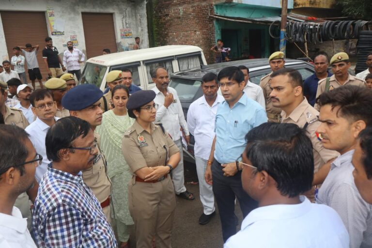 Sambhal News: संभल में बिजली चोरी के खिलाफ ताबड़तोड़ एक्शन, FIR की लगी झड़ी, 446 उपभोक्ताओं पर कुल 1 करोड़ से ज्यादा का बकाया