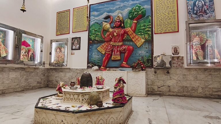 Sambhal News: प्राचीन शिव मंदिर में साईं बाबा की प्रतिमा पर बड़ा फैसला !