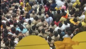 Vrindavan News: मंगला आरती पर VIP कल्चर का ग्रहण, श्रद्धा पर भारी पड़ा सेटिंग का खेल !