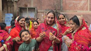 Vrindavan News: ब्रजवासियों में उल्लास, ठाकुर जी को बताया सूत्रधार