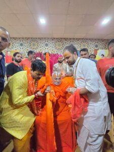 Vrindavan News: रामभद्राचार्य बोले जब मस्जिद और चर्च का अधिग्रहण नहीं होता तो मंदिर का क्यों किया जाए ?