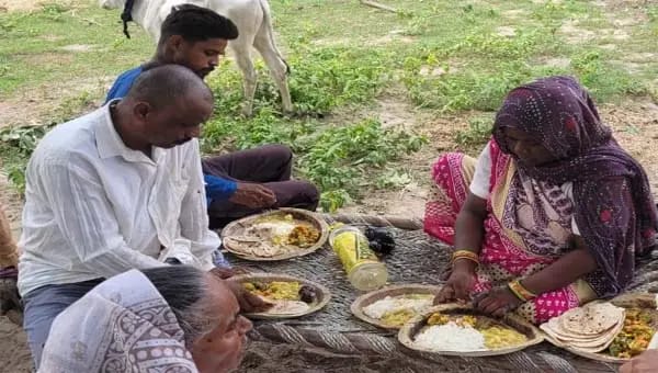 Vrindavan News: वृंदावन में बाढ़ का प्रकोप, प्रशासन मदद में जुटा