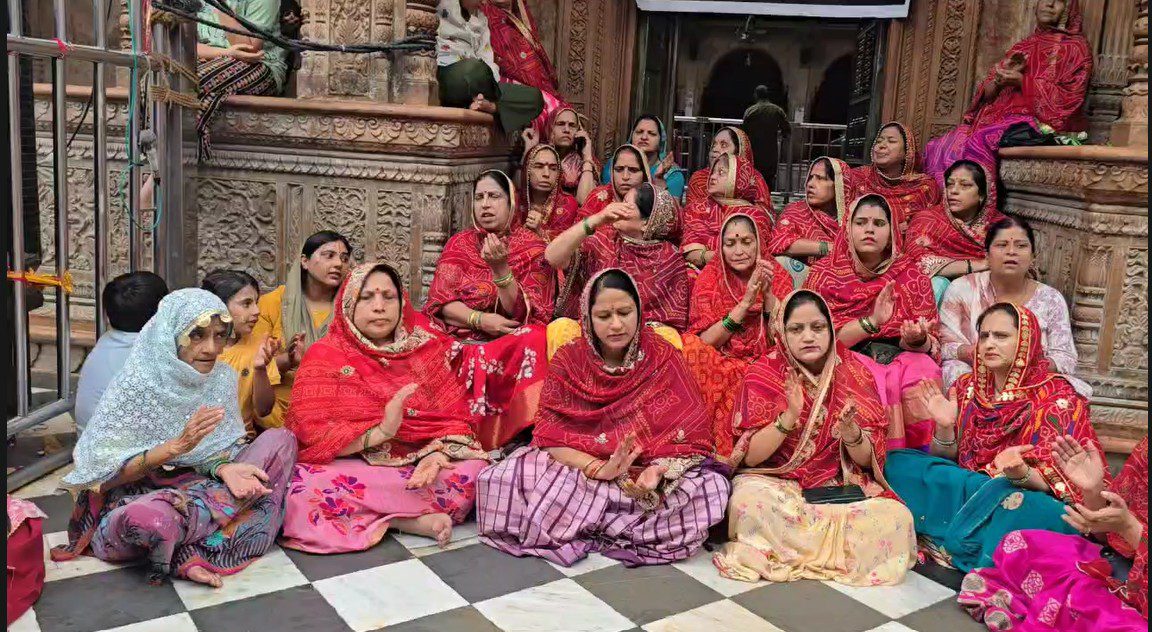 Vrindavan News: प्रदर्शनकारी बोले-कुंज गलियों को उजाड़ने का सपना छोड़ दे सरकार, मरते दम तक करेंगे विरोध