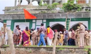 Fatehpur News : मकबरा विवाद का पूरा सच जानिए !