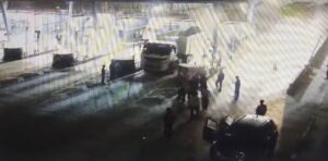 Firozabad News: Tundla Toll Plaza पर मारपीट, CCTV ने खोल दी पोल!