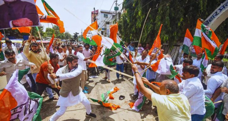 Congress Bjp Workers Fight.