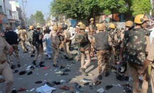 Bareilly Ruckus: UP Police ने तोड़ा उपद्रवियों का गुरूर, 2000 पर FIR, 40 गिरफ्तार, मौलाना तौकीर रज़ा समेत 8 को भेजा जेल