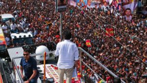 Karur Stampede: KVK नेता Thalapathy Vijay के कार्यक्रम में भगदड़, 20 से ज्यादा लोगों की मौत की आशंका, बढ़ सकता है आंकड़ा !