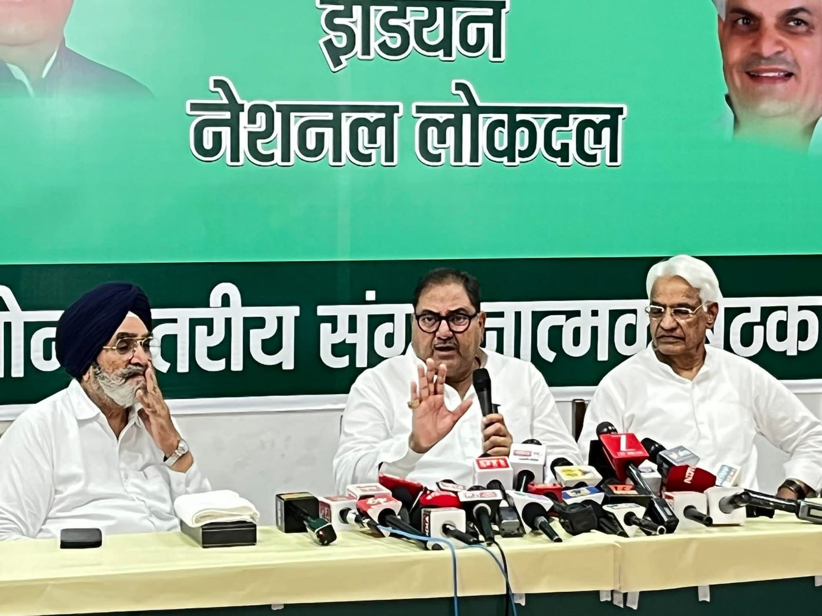 Abhay Chautala On Hooda Family.