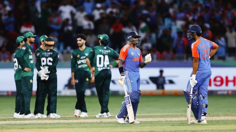 Asia Cup 2025 में Pakistan पर लटक गई तलवार, Super 4 में पहुंची Team India