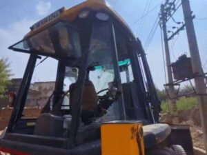 Nuh Stone Pelting On Police.