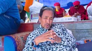 Ladahk Protest: Leh में आंदोलन ने पकड़ा उग्र रूप, 4 की मौत 70 से ज्यादा घायल, Delhi तक हलचल, Sonam Wangchuk ने की शांतिपूर्ण राह पर लौटने की अपील की