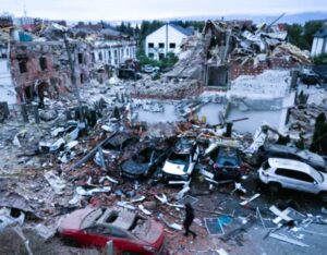 Russia का भीषण हमला: Ukraine पर रातभर बरसे ड्रोन और मिसाइलें